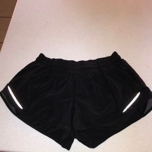black lululemon shorts